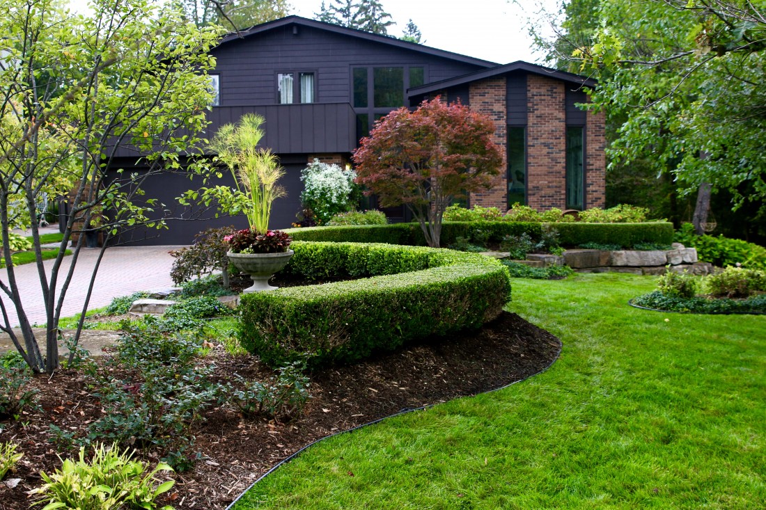 Beautiful custom landscaping by Custom Environments in Oakland County, MI